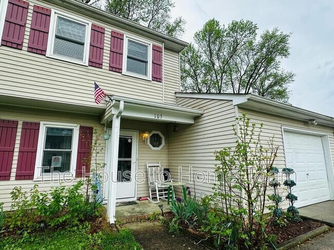 103 Fairmont Dr in Hampton, VA - Building Photo - Building Photo