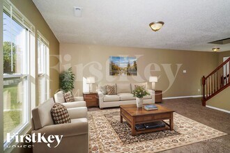 959 Shenandoah Way in Greenwood, IN - Foto de edificio - Building Photo