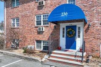 Newport Condominiums in Newburyport, MA - Building Photo - Building Photo