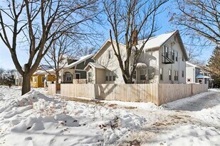 2150 E Mifflin St in Madison, WI - Building Photo