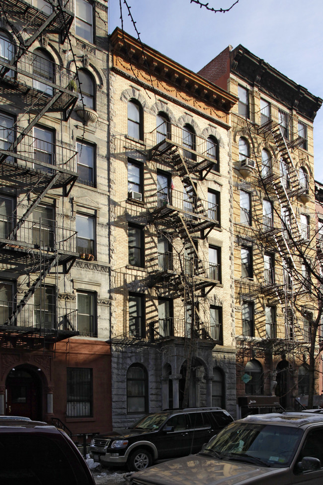 61 E 7th St in New York, NY - Foto de edificio - Building Photo