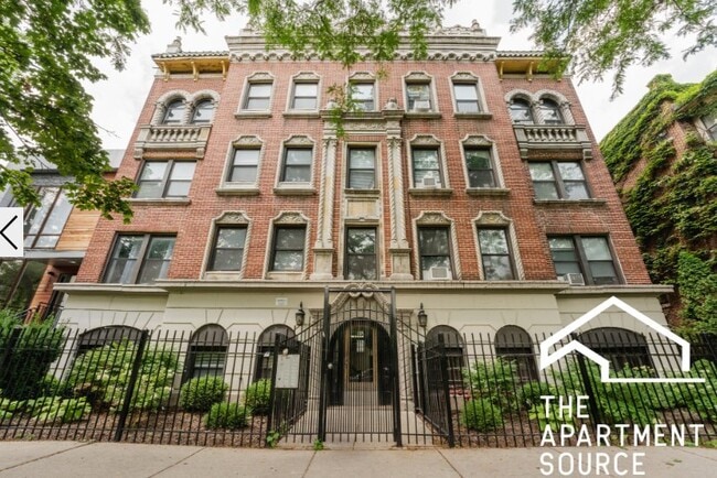 1742 N Humboldt Blvd, Unit 4 in Chicago, IL - Foto de edificio - Building Photo