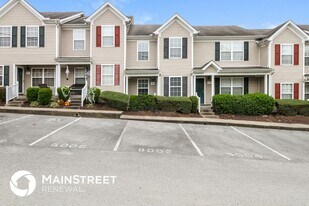 8008 Logan Dr in La Vergne, TN - Building Photo