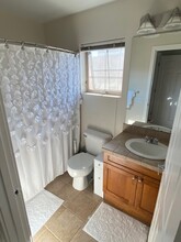 123 Queen Anne Ave N, Unit A402 in Seattle, WA - Building Photo - Building Photo