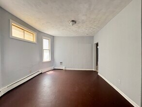 97 Wilkinson Ave, Unit 2 in Jersey City, NJ - Building Photo - Building Photo