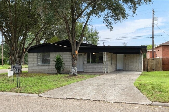 property at 1101 W 4th St
