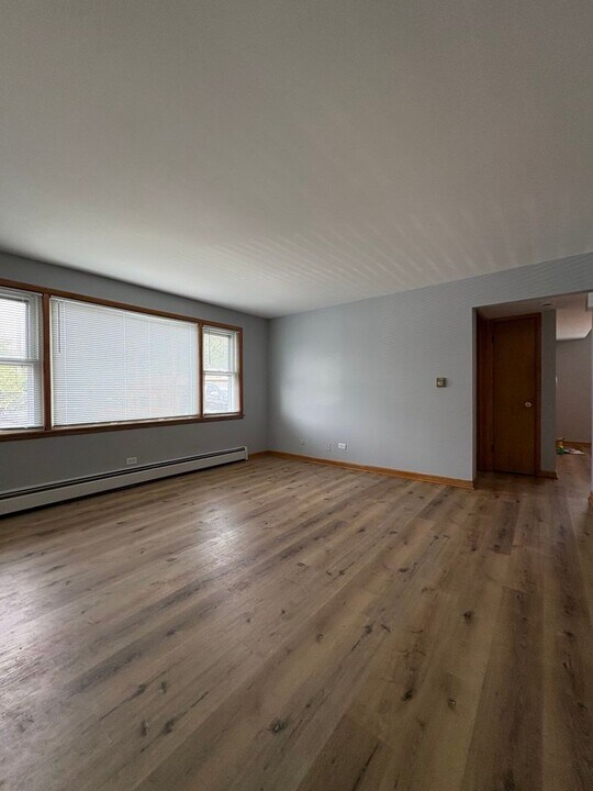 4934 Harold Ave in Schiller Park, IL - Building Photo