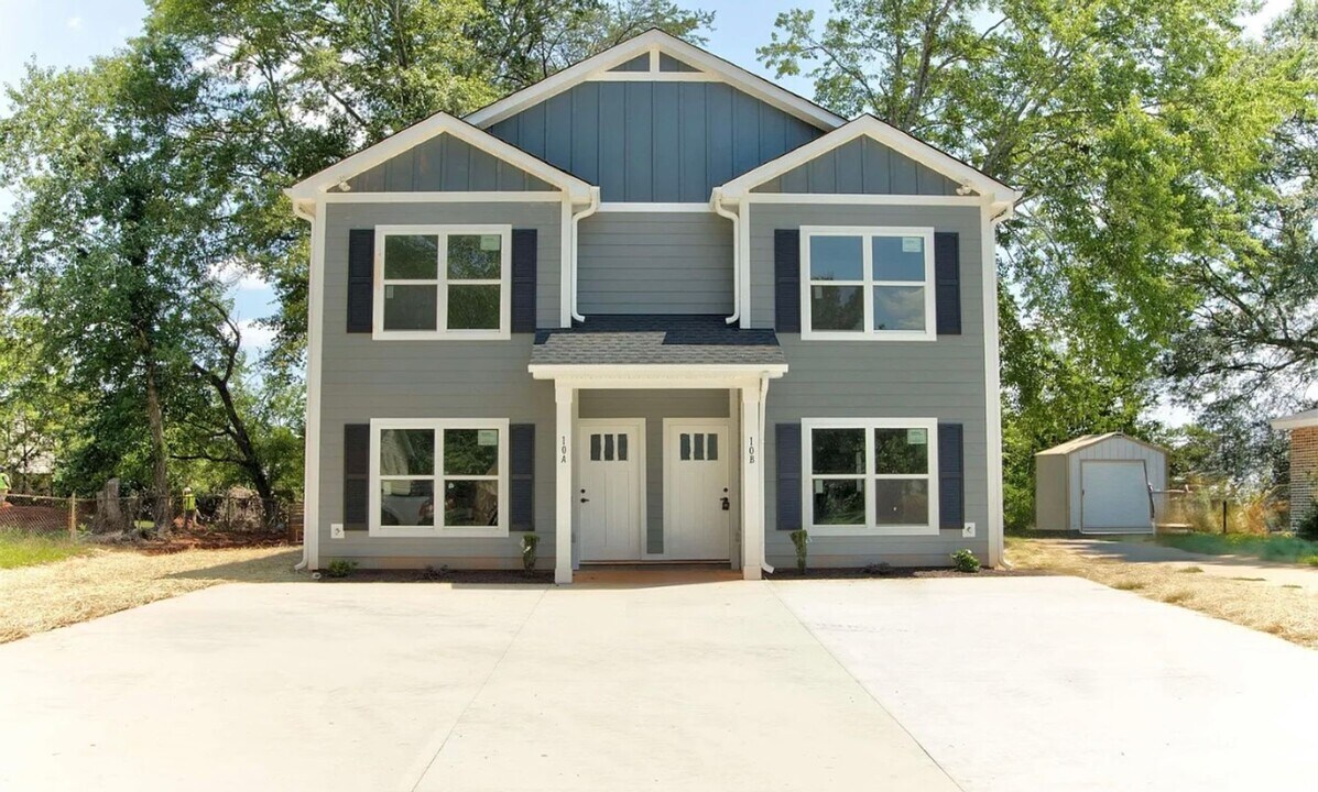 10 Berea Forest Cir in Greenville, SC - Building Photo