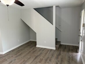 2052 Darnell Cir in Tallahassee, FL - Building Photo - Building Photo