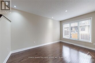 154 Lerta Way in Ottawa, ON - Building Photo - Building Photo
