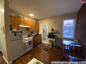 890 Huntington Ave in Boston, MA - Building Photo - Building Photo