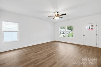 354 W Moore Ave in Mooresville, NC - Building Photo - Building Photo