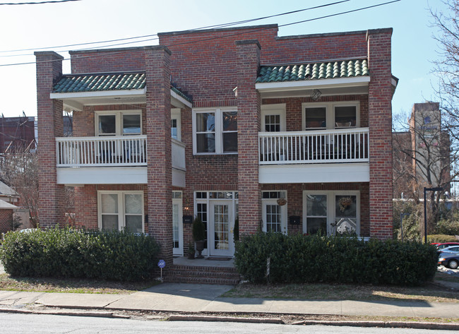 109 Cedar St in Greensboro, NC - Foto de edificio - Building Photo