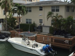 Edgewater Manor Apartments in Miami Beach, FL - Building Photo - Building Photo