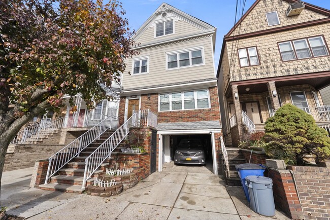 property at 77 W 17th St