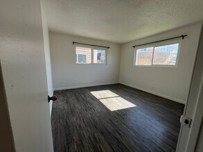 420 E Pleasant Valley Rd, Unit 3 in Oxnard, CA - Foto de edificio - Building Photo