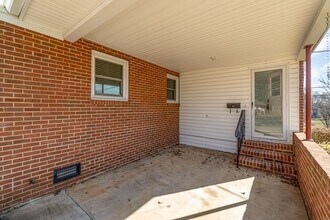 601 N Main St in Mount Holly, NC - Building Photo - Building Photo