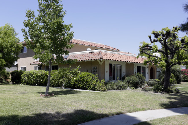 421 Nobel Ave in Santa Ana, CA - Foto de edificio - Building Photo