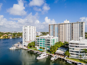 Sunset Lake Luxury Residences in Fort Lauderdale, FL - Building Photo - Building Photo