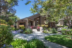 Canyon Woods in San Ramon, CA - Building Photo