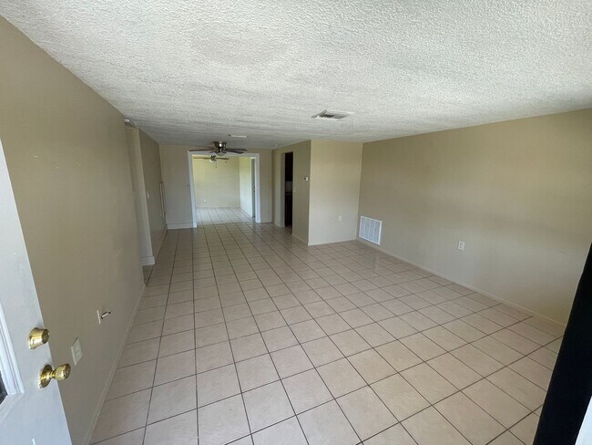 5448 Celcus Dr in Holiday, FL - Building Photo - Building Photo