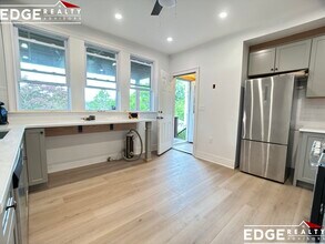 66 Perthshire Rd, Unit 2 in Boston, MA - Building Photo - Building Photo