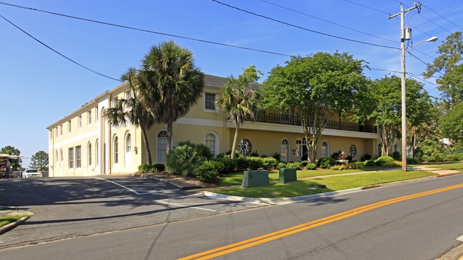 Pi Phi in Tallahassee, FL - Foto de edificio - Building Photo