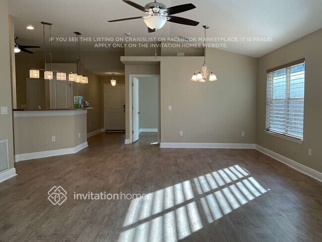 172 Secret Dr in West Melbourne, FL - Foto de edificio - Building Photo