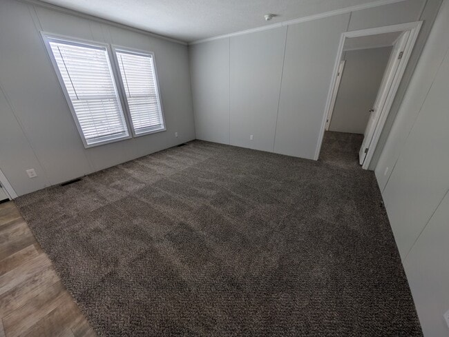 16142 Normandy St in Clinton Township, MI - Foto de edificio - Building Photo