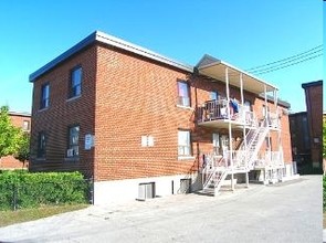 Danforth Court in Toronto, ON - Building Photo - Building Photo