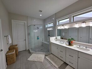 82120 Standing Oak Dr in Charlotte, NC - Building Photo - Building Photo