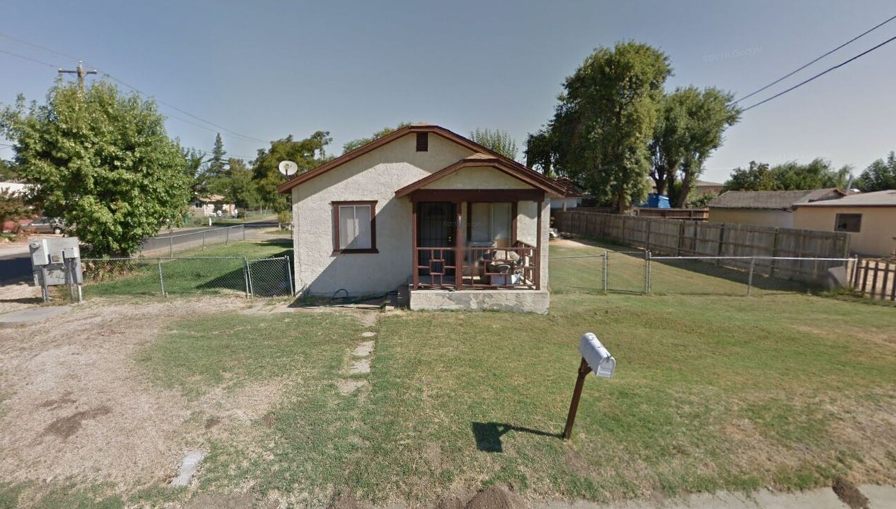 877 Joyce Ave in Merced, CA - Building Photo