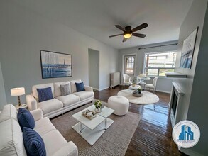 2150-2150 Queen St E in Toronto, ON - Building Photo - Building Photo