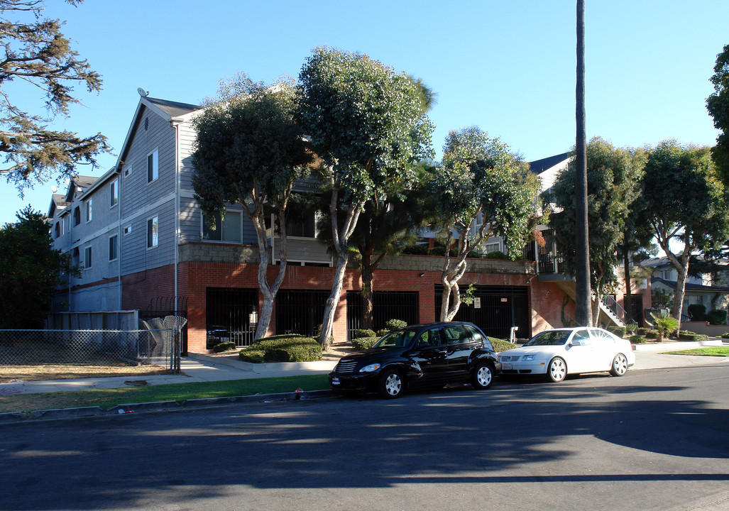 511 E 99th St in Inglewood, CA - Building Photo