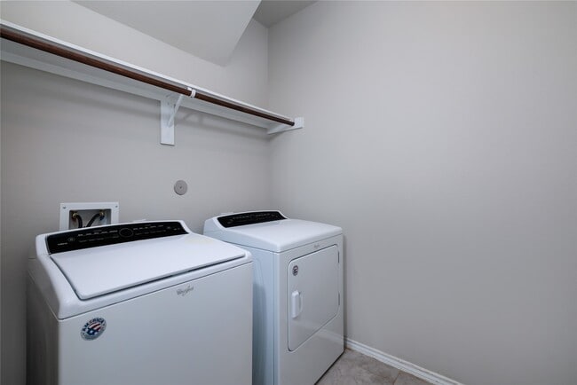 14105 Redwood Forest Trail in Conroe, TX - Building Photo - Building Photo