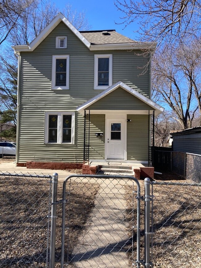 property at 1913 George St