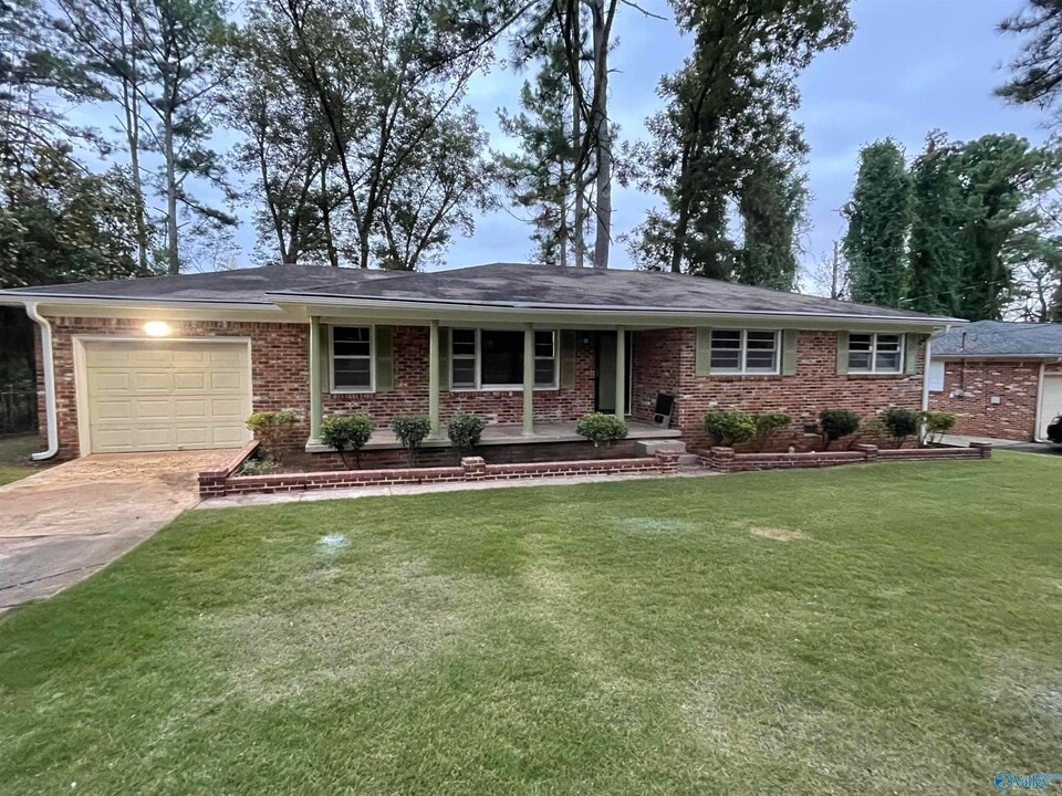 3304 Charleston Ave NW in Huntsville, AL - Building Photo