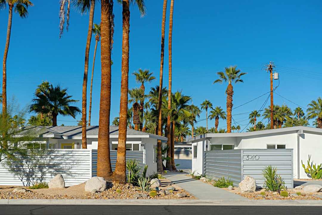 340 Avenida Ortega in Palm Springs, CA - Building Photo