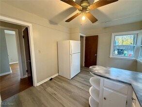 1055 Whittier Ave in Akron, OH - Building Photo - Building Photo