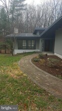 7425 Dulany Dr in McLean, VA - Building Photo - Building Photo