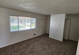 835 W Main St in St Anthony, ID - Building Photo - Building Photo