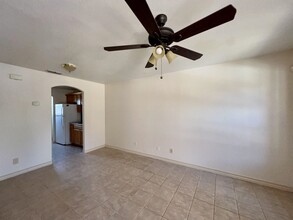 419 W Eistetter St in Laredo, TX - Building Photo - Building Photo