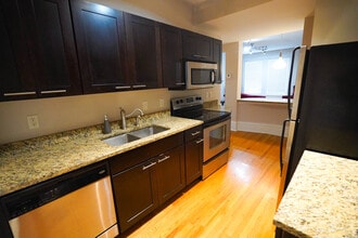 6102 Washington Blvd, Unit 102 in St. Louis, MO - Foto de edificio - Building Photo