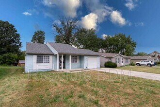 3826 Ireland Dr in Indianapolis, IN - Building Photo - Building Photo