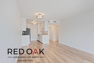 11817 Victory Blvd in Los Angeles, CA - Building Photo - Building Photo