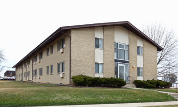 Pleasant Apartments in Racine, WI - Building Photo - Building Photo