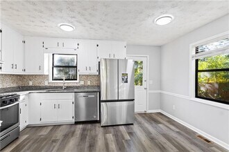 2998 Crooked Creek Rd NW in Kennesaw, GA - Building Photo - Building Photo