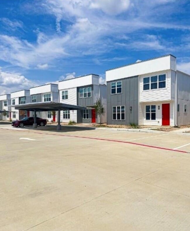 13588 Ella Blvd in Houston, TX - Building Photo - Building Photo