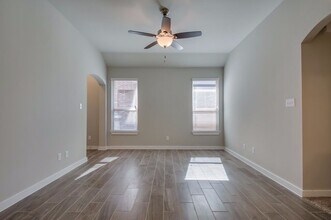 912 Skyview Dr in Midlothian, TX - Building Photo - Building Photo