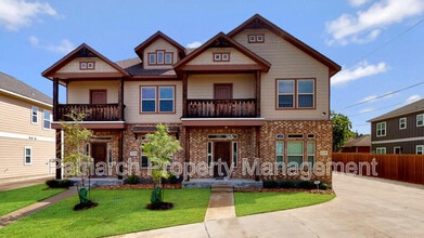 911 Montclair Ave in College Station, TX - Building Photo - Building Photo